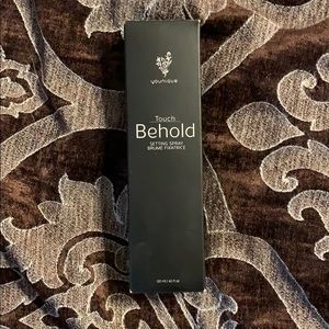 Younique Setting spray